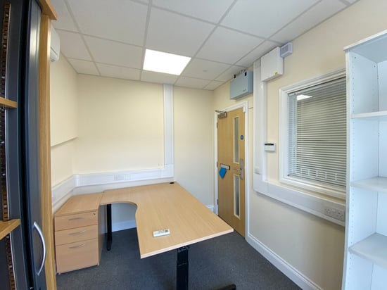 one person office to rent in milton keynes