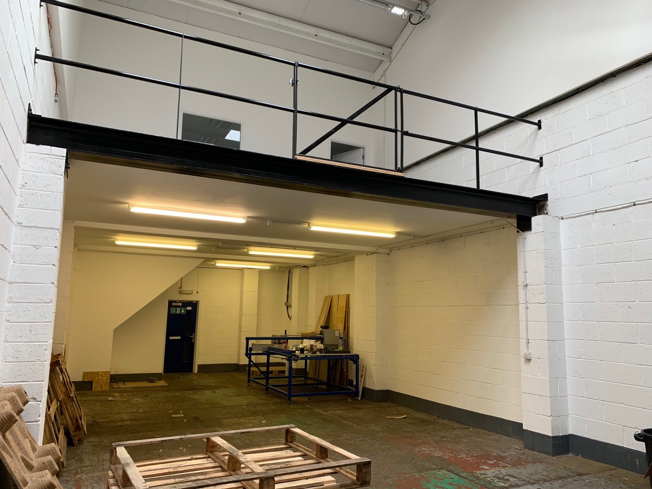 Cheap studio unit to rent Milton Keynes