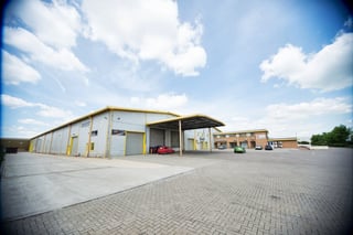 Large direct access industrial unit to rent at the iCentre, Newport Pagnell, Milton Keynes