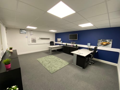 Office to rent in mk