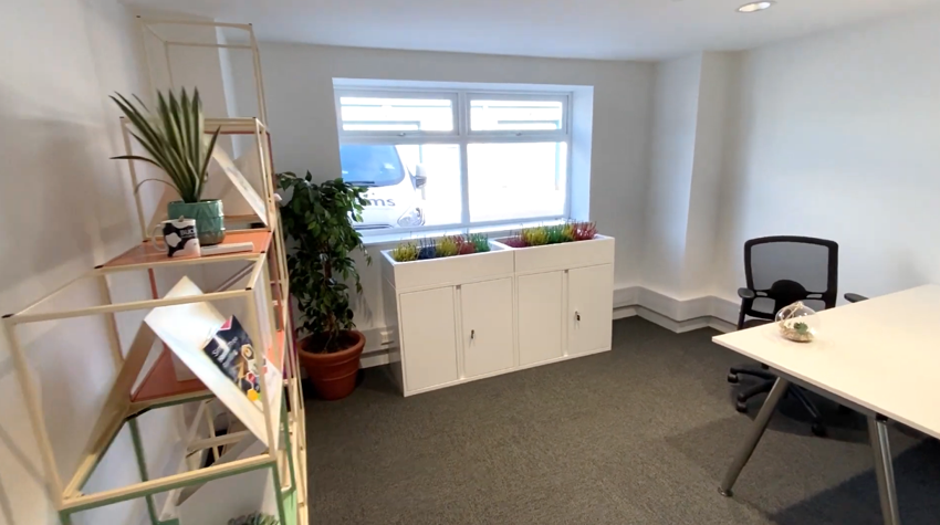 Medium duplex office