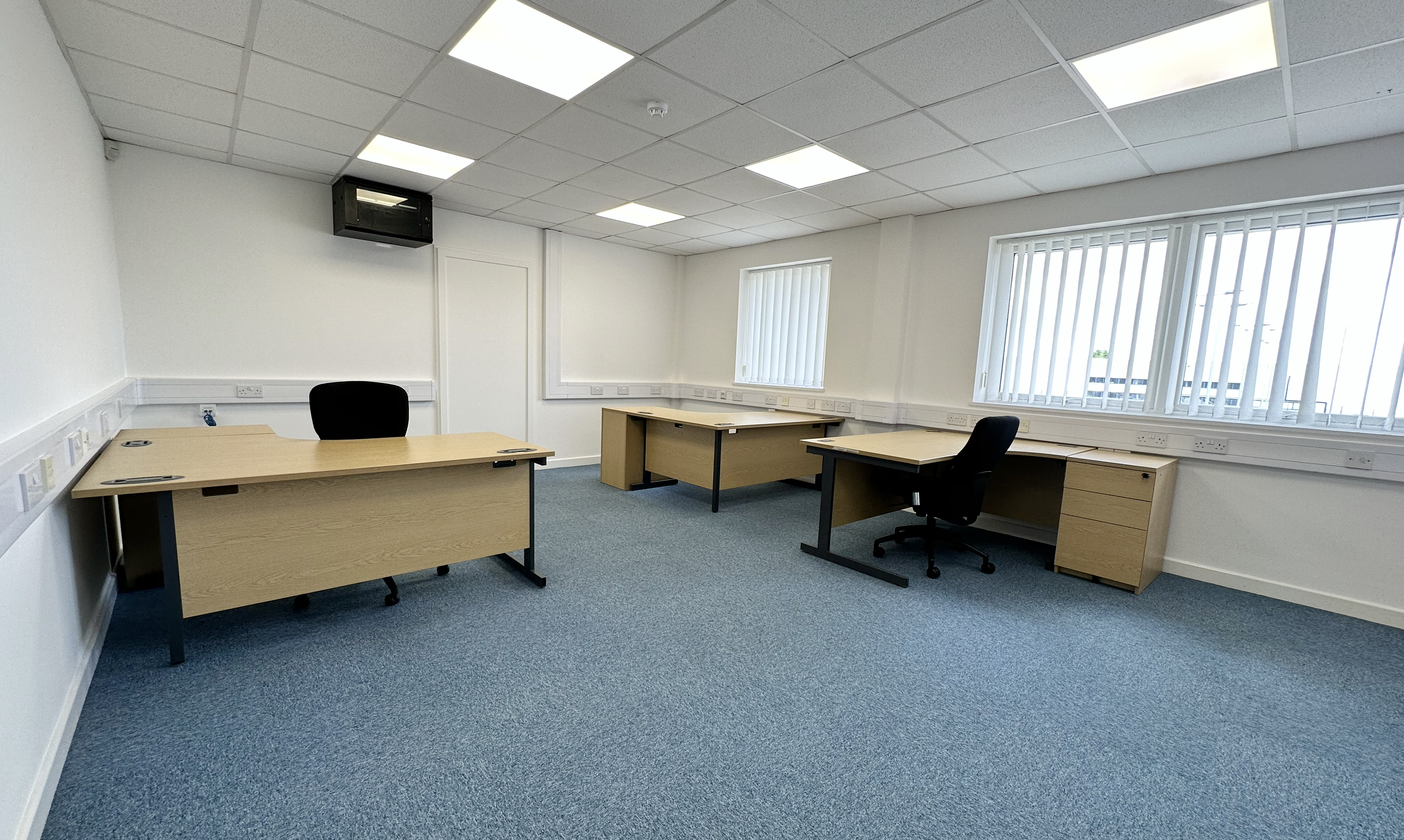 300sqft Office with windows and climate control