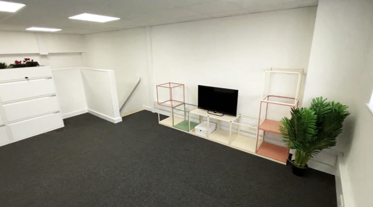 Medium duplex office