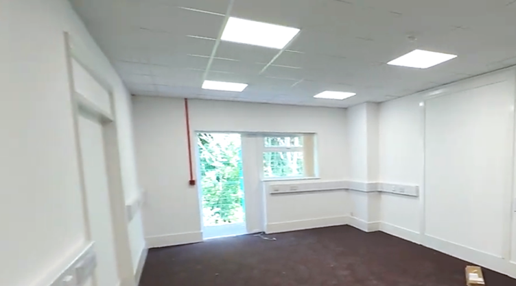 4 to 6 person office