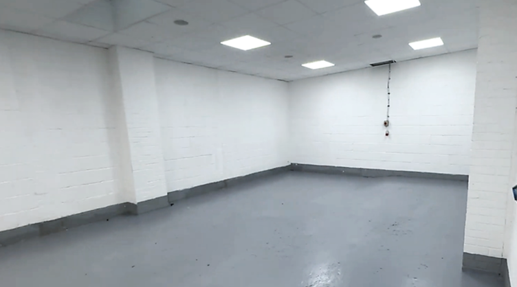 Medium light industrial unit with office