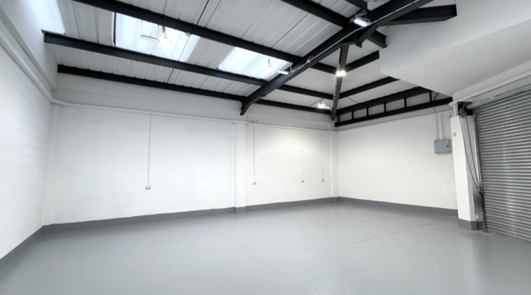 Medium light industrial unit or warehouse
