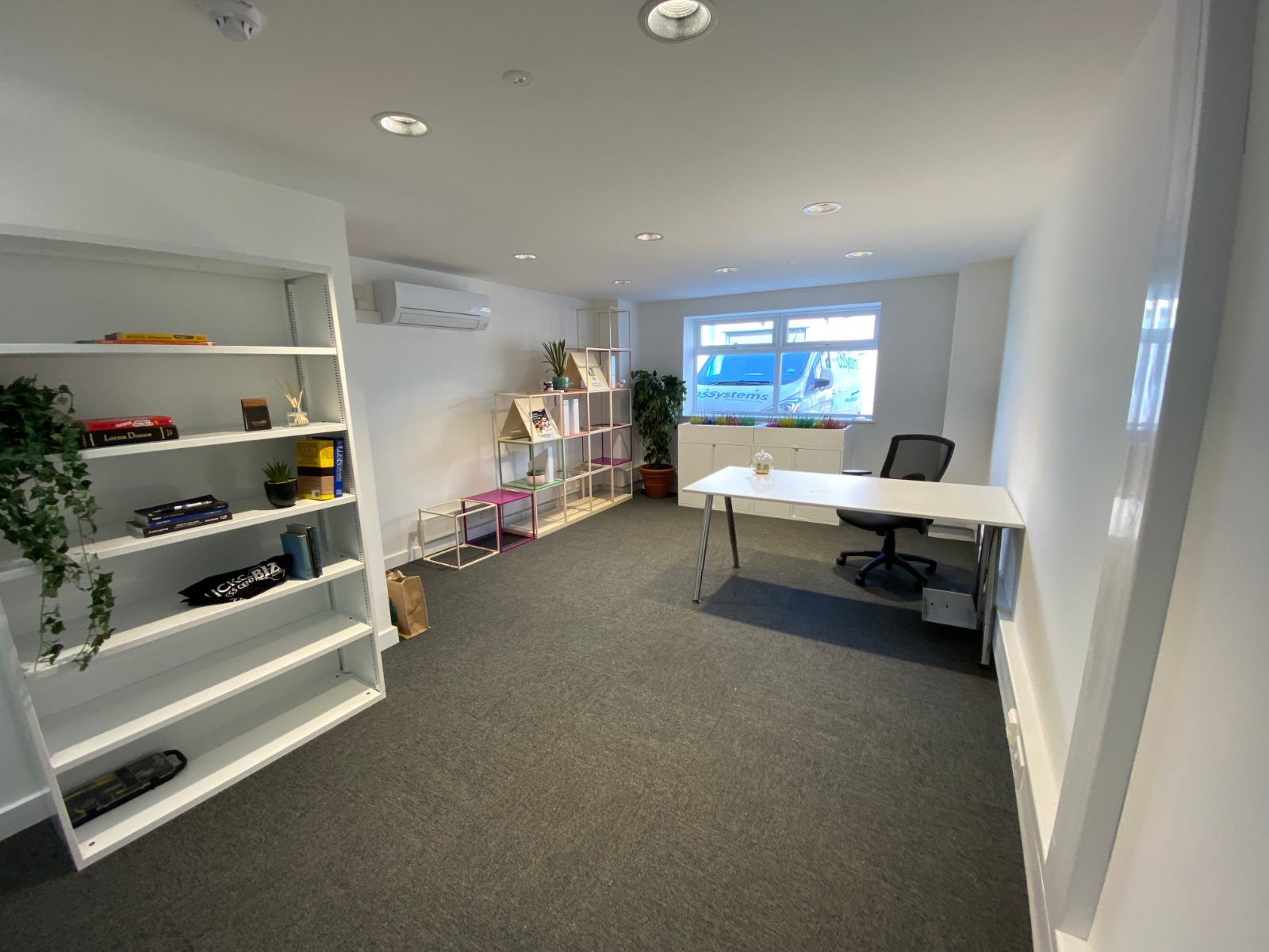 Medium duplex office